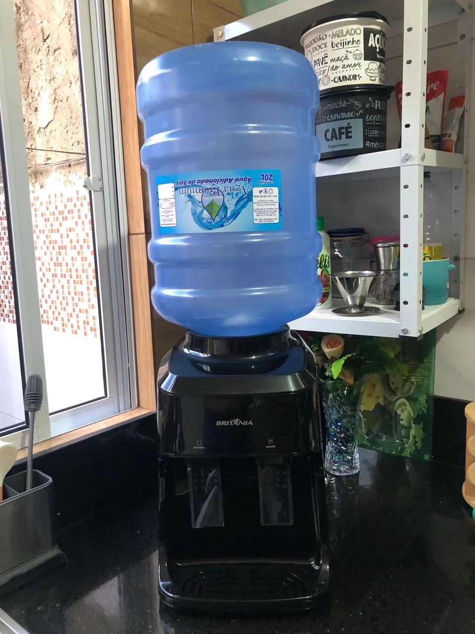 Gelágua Britânia 