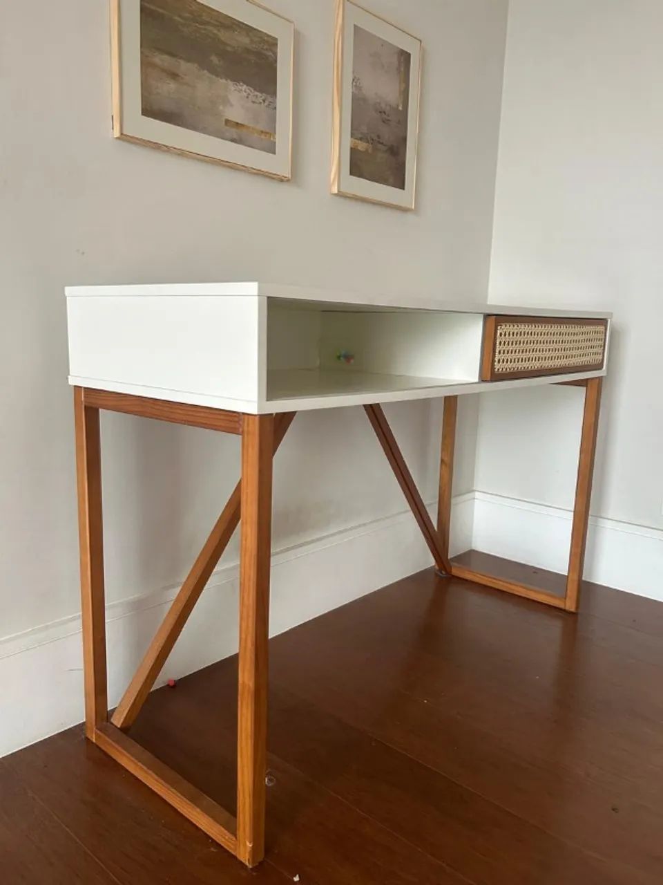 Mesa tipo escrivaninha 