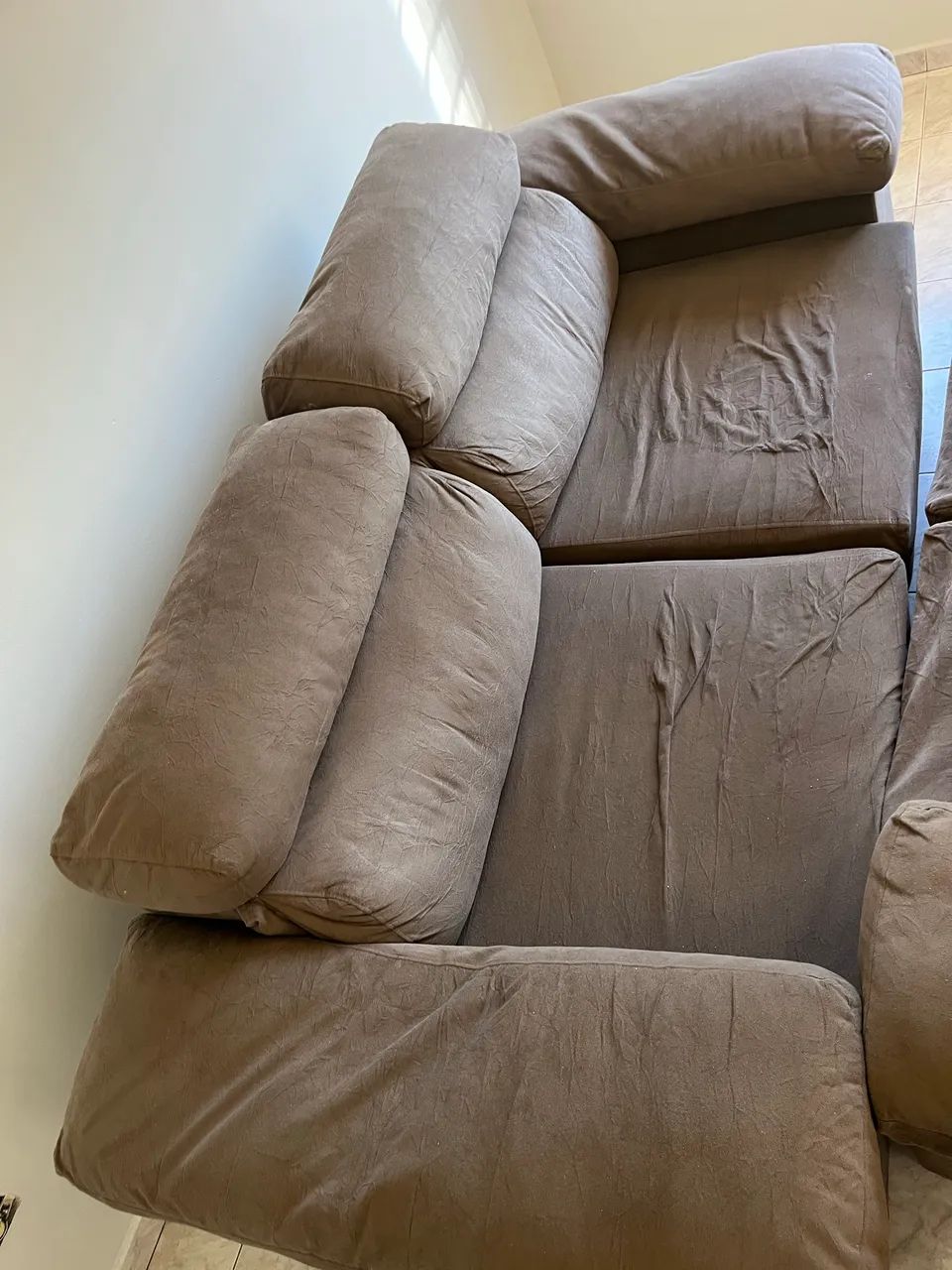 Vende-se jogo de sofás 2 e 3 lugares 