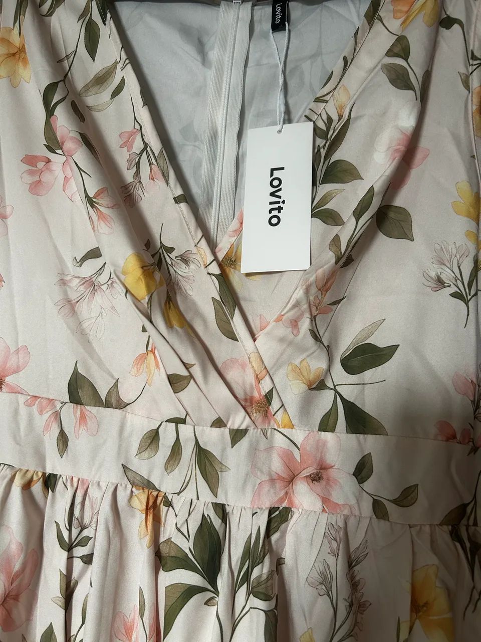 Vestido lindo! Com estampa bem suave. 