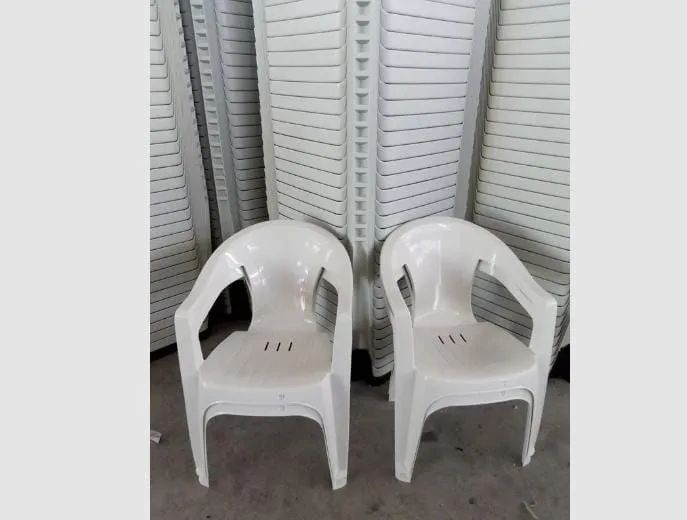 CADEIRA PLÁSTICA POLTRONA NA PROMOÇÃO