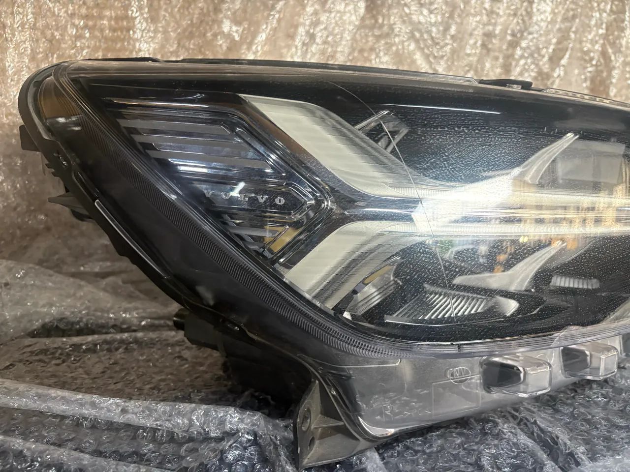 Farol Direito Xc40 2021 - Foto 2