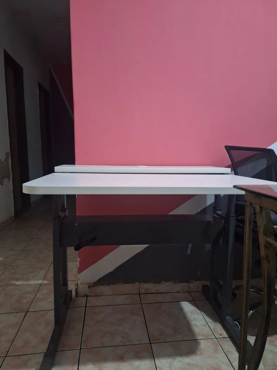 Mesa de escritório com regulagem  - Foto 3