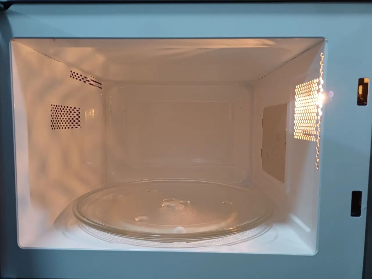 Micro-ondas Electrolux 23L cor Inox - Foto 4