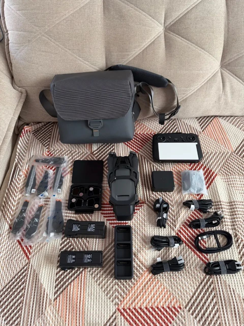 DJI Mavic 3 Pro Cine Premium Combo