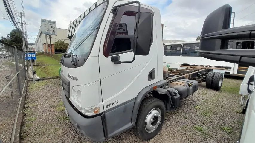 Accelo 815