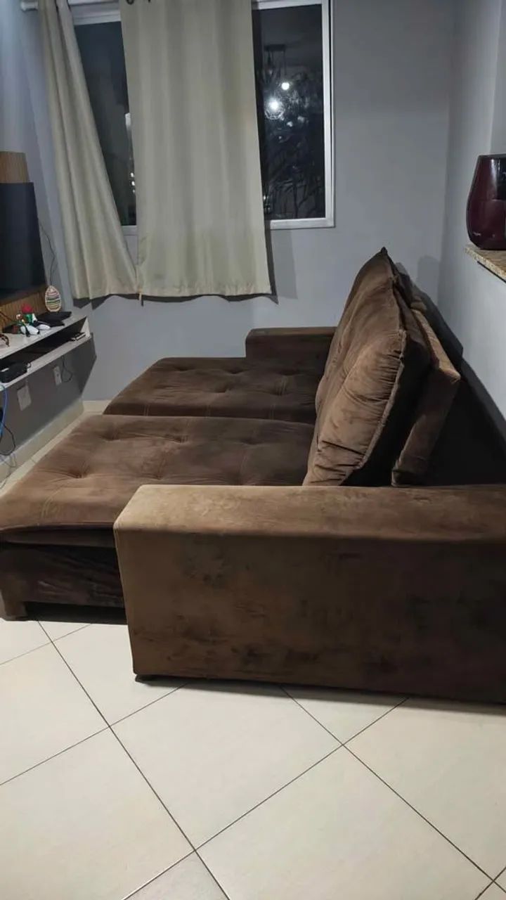 Sofá grande de 4 lugares marrom - Foto 2