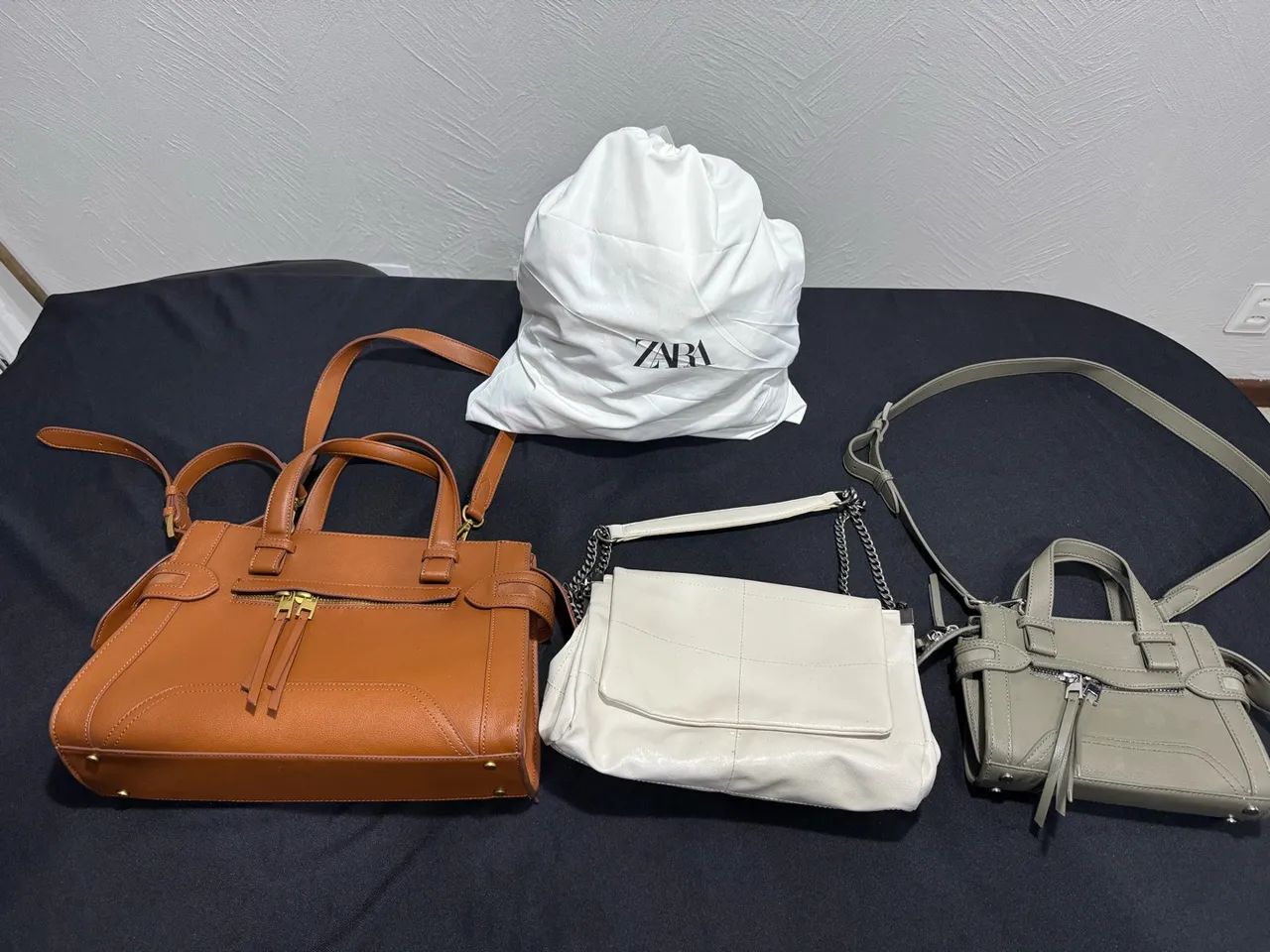 Três bolsas da Zara