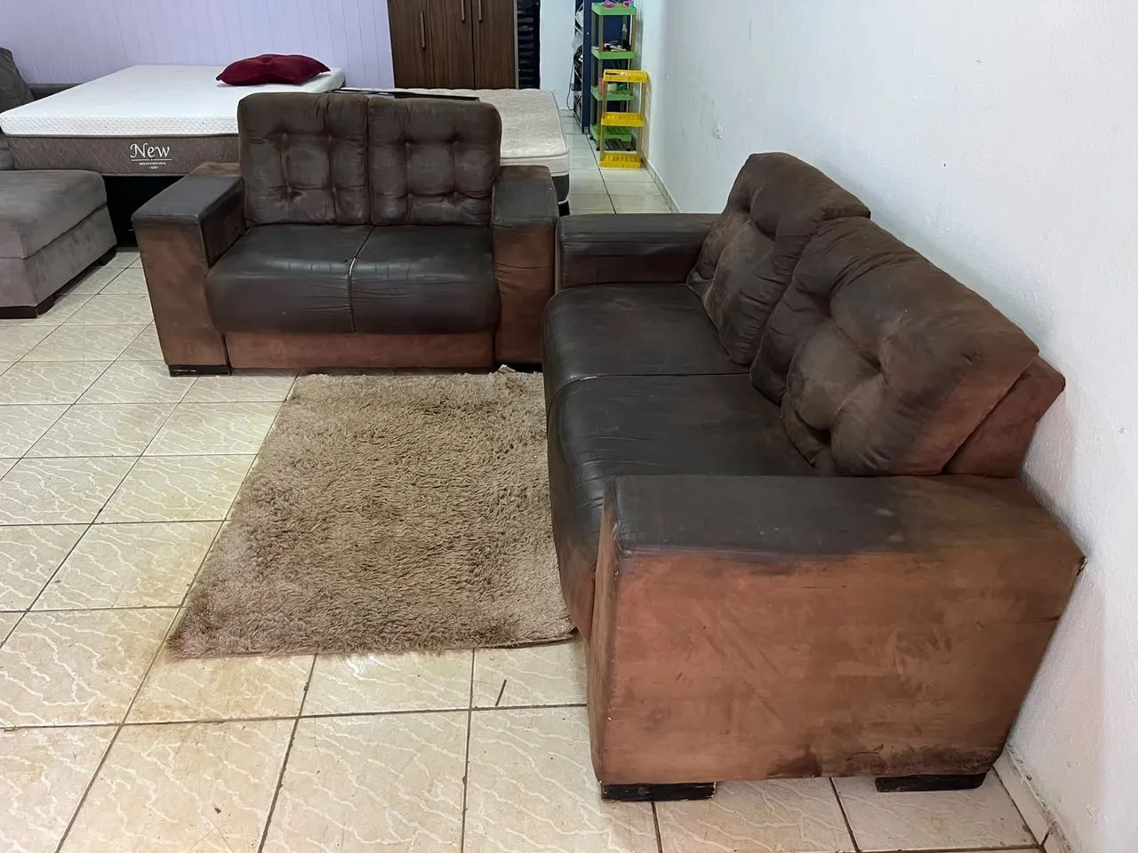 Jogo de sofá usadinho 2 e 3 lugares ((ENTREGO GRATIS)) - Foto 2