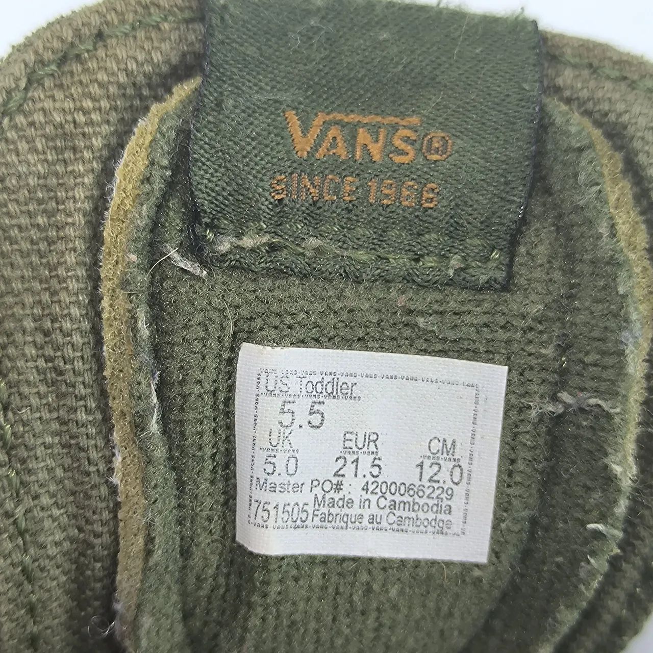 Tênis Vans infantil 19 / 20 verde militar em camurça estilo botinha fechamento velcro - Foto 6