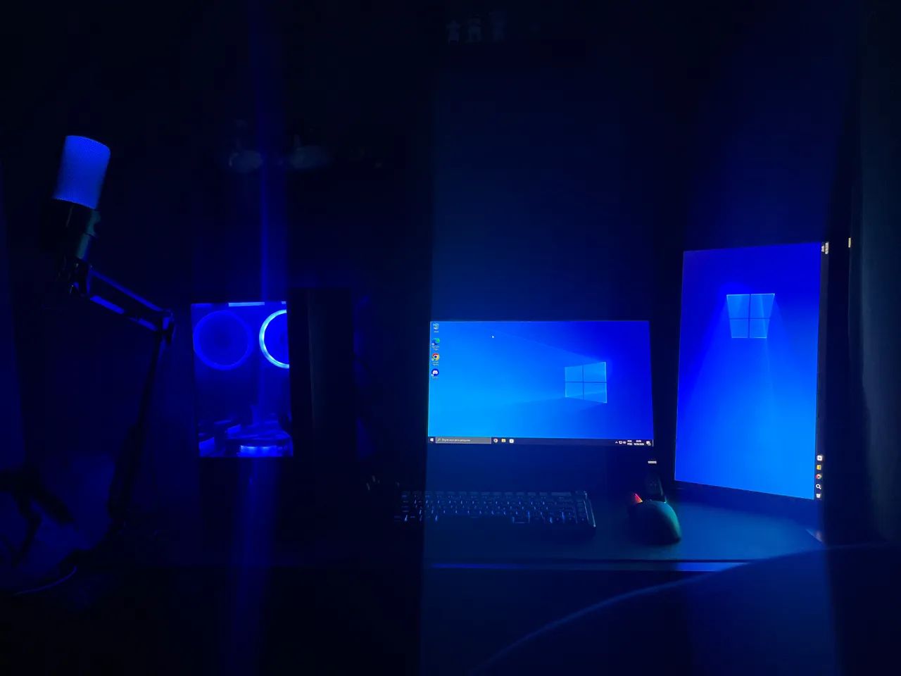 VENDO PC COMPLETO: MOUSE E TECLADO GAMER, 2 MONITORES, MICROFONE,