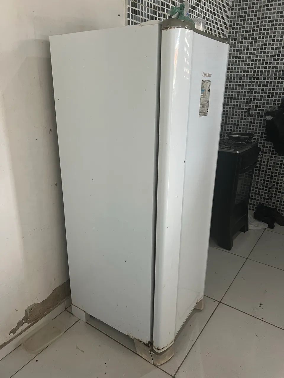Vendo geladeira em boas codificações  - Foto 2