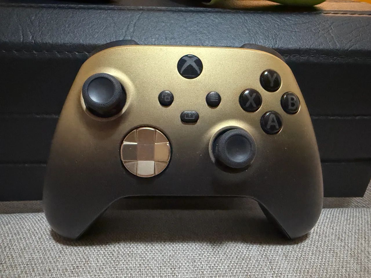 Controle Xbox Series Gold Shadow