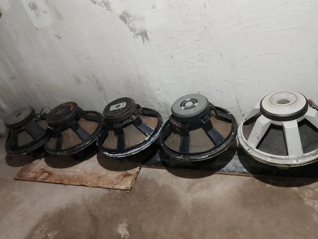 Vendo 10 fone de 18 polegadas  - Foto 4