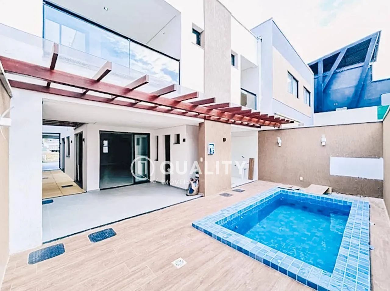 Casa no Condominio Ignez fiuza na Maraponga com 4 suítes