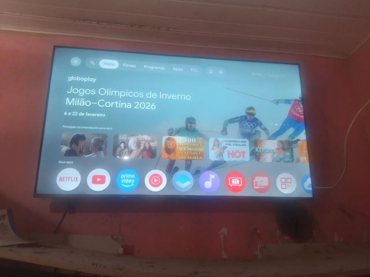 Vendo essa tv smart 55 polegadas,  têm documento  - Foto 2