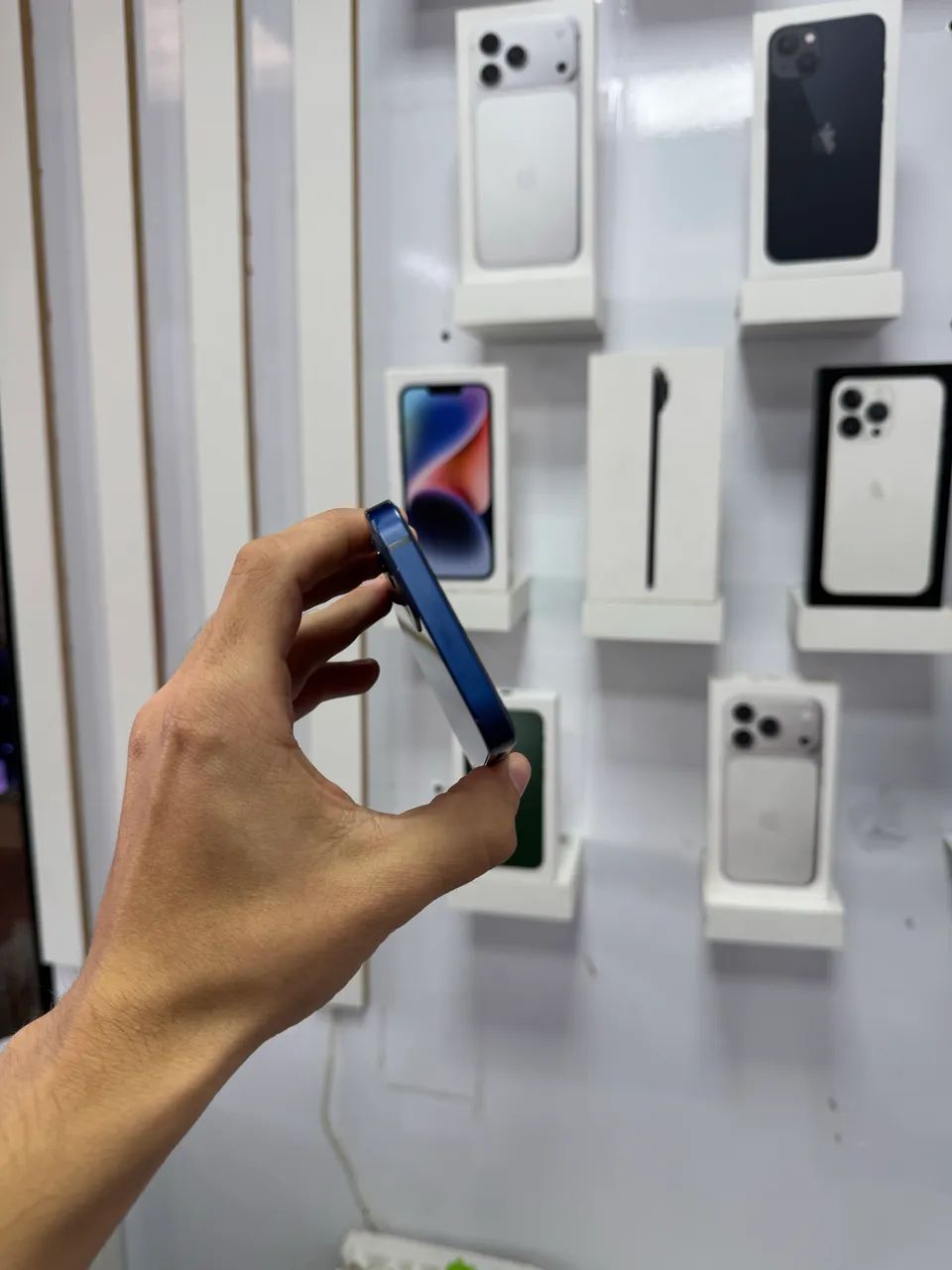 iPhone 12 - 128GB ( Azul ) - Celulares e Smartphones - Taguatinga