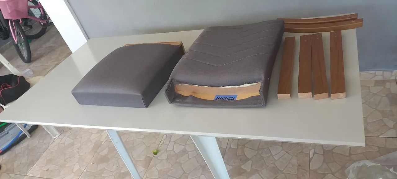 Mesa e cadeiras  - Foto 2