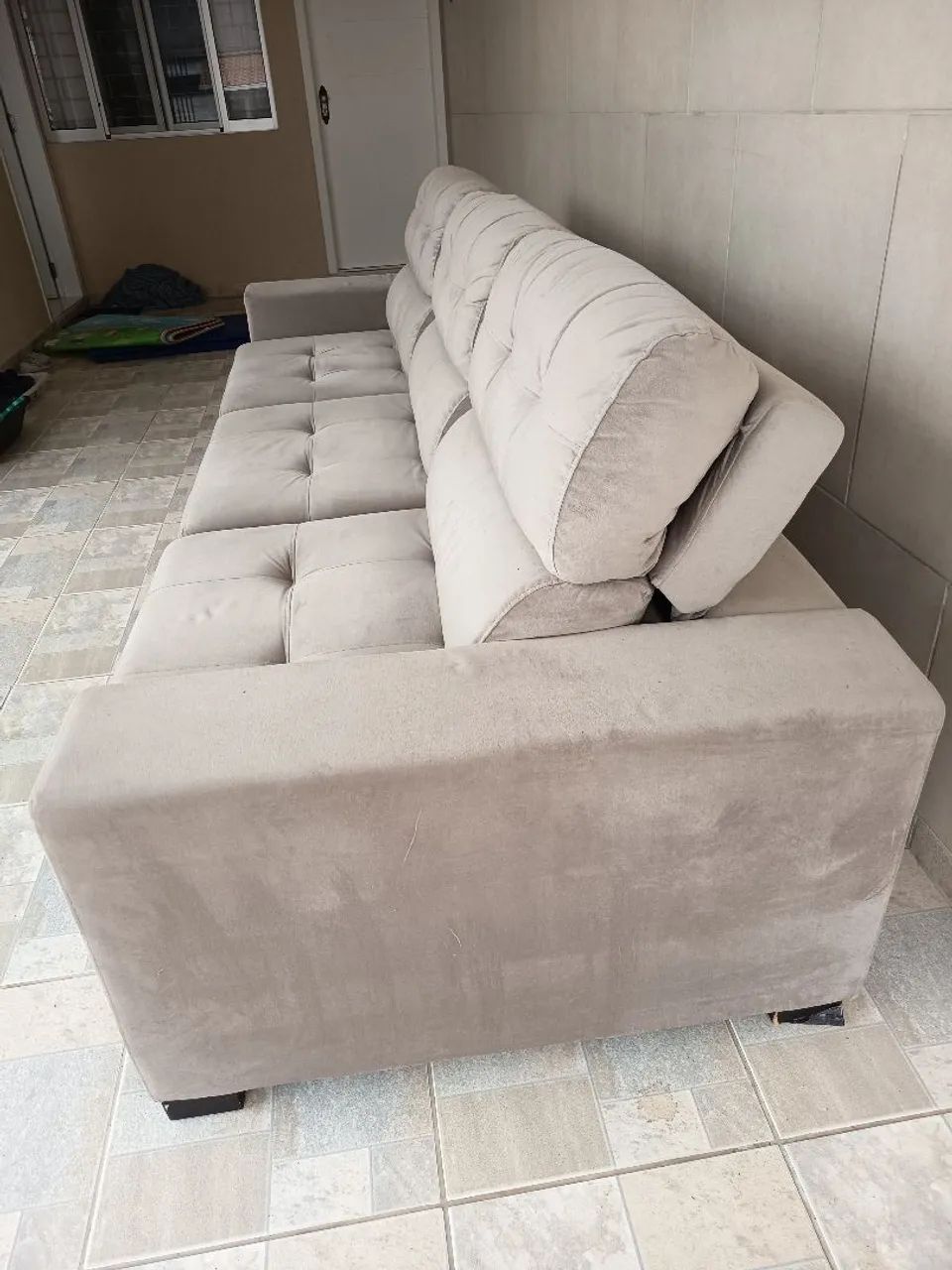 Sofá 3 lugares 2,80m, bege reclinável e extensível. - Foto 2