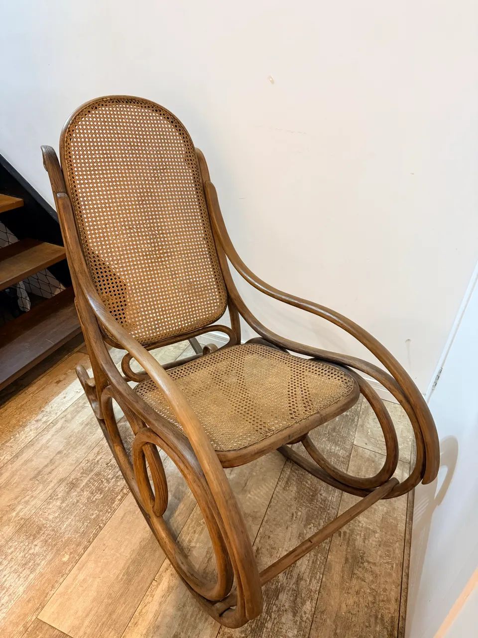 Cadeira de Balanço Thonet (leia a descrição) - Foto 4