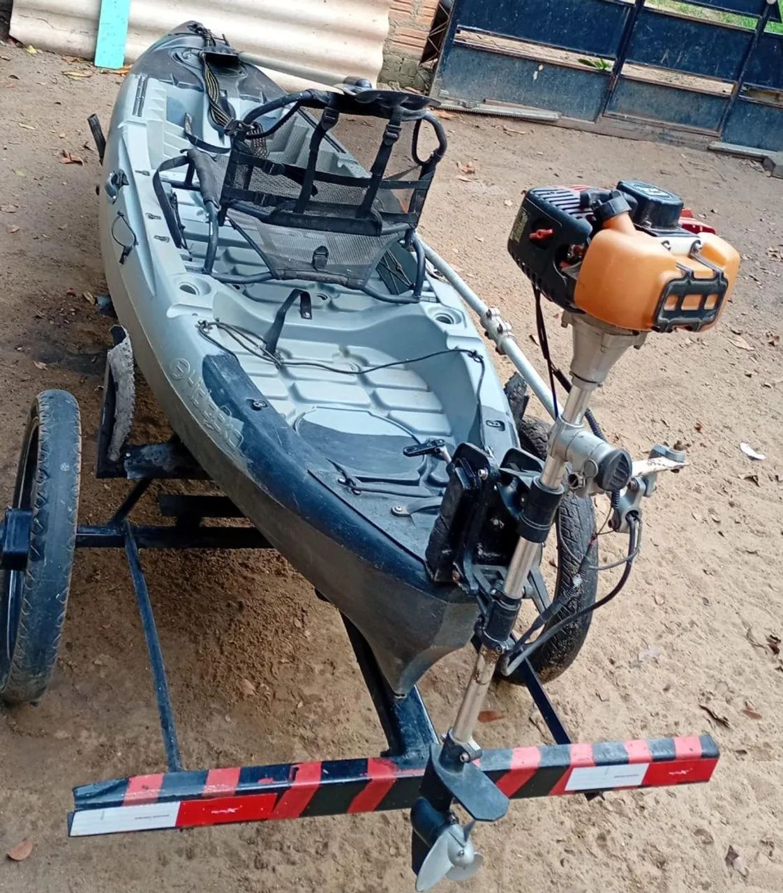 Caiaque, carretinha, motor - Foto 3