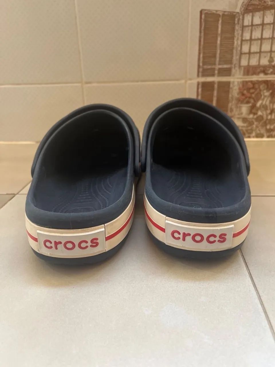 Crocs crocband azul marinho - Foto 2