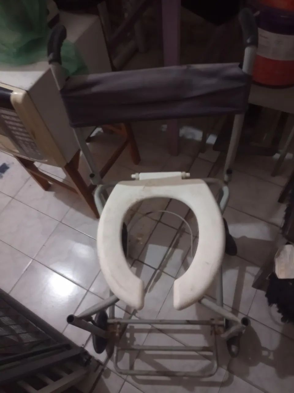 Cadeira de banho hospitalar. - Foto 2