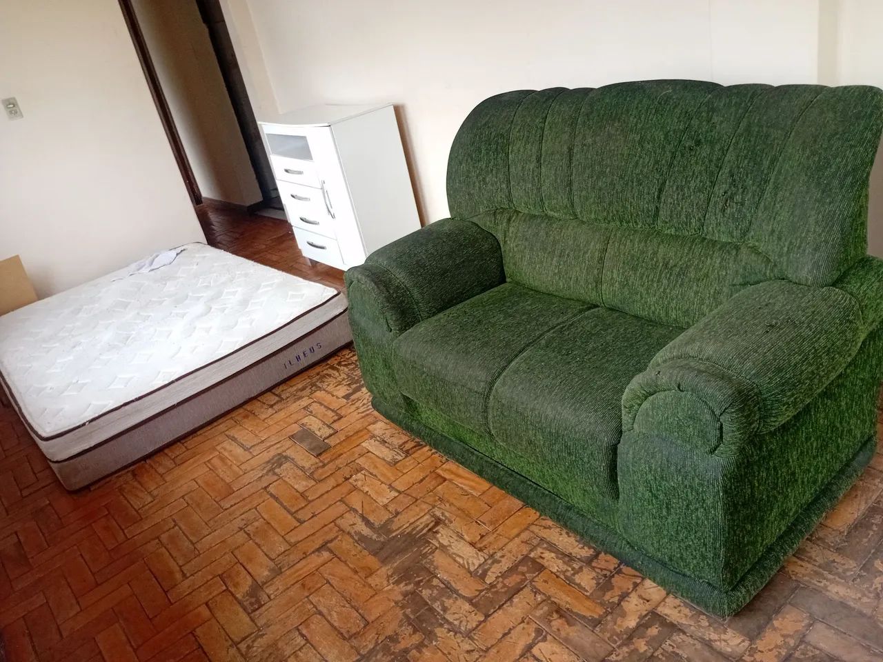 CÔMODA/SOFÁ/COLCHÃO CASAL E SOLTEIRO 