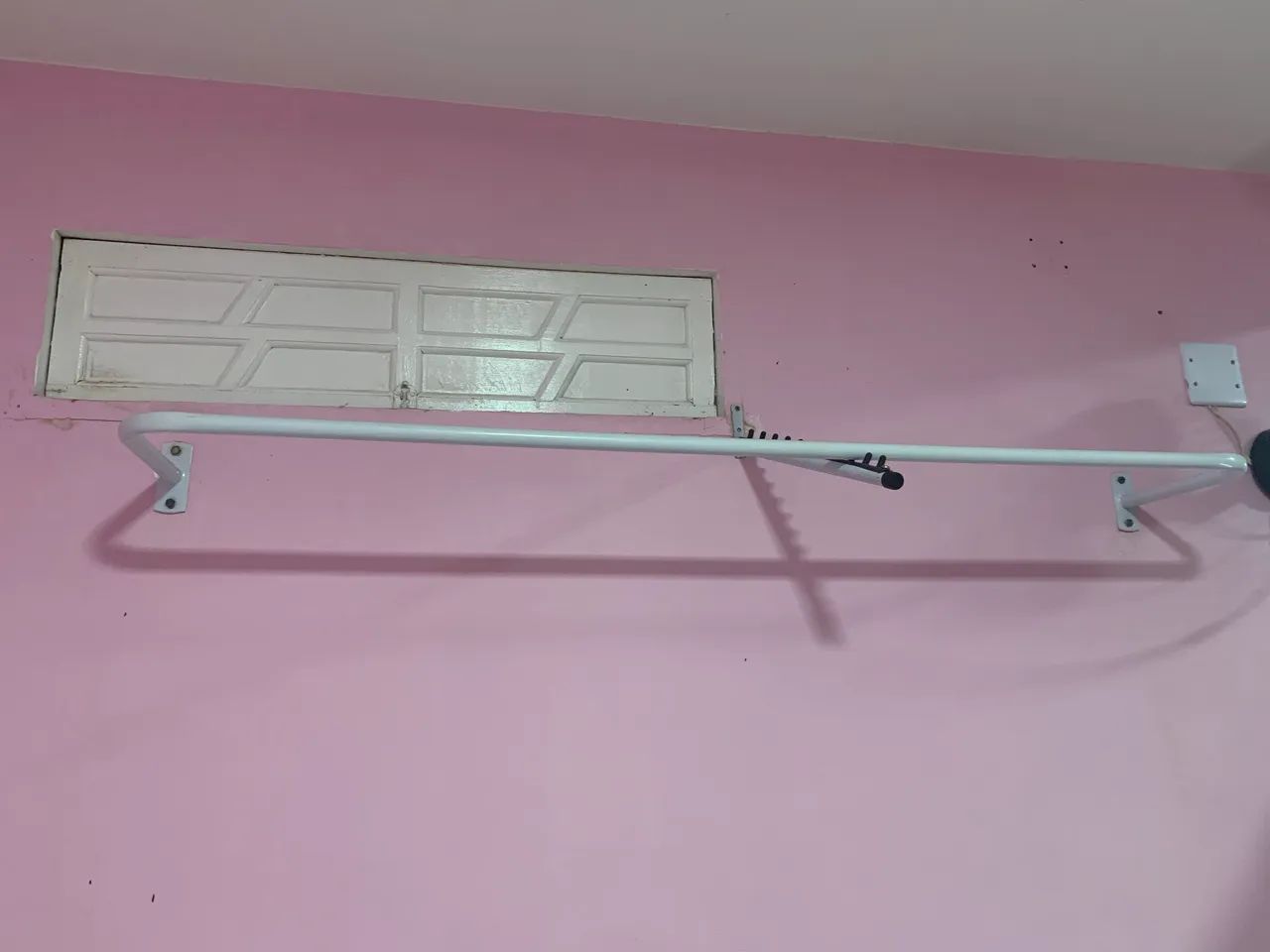 Arara de parede fixo 