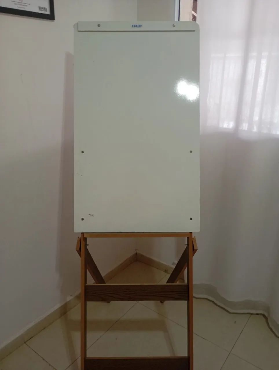 Flip chart board
