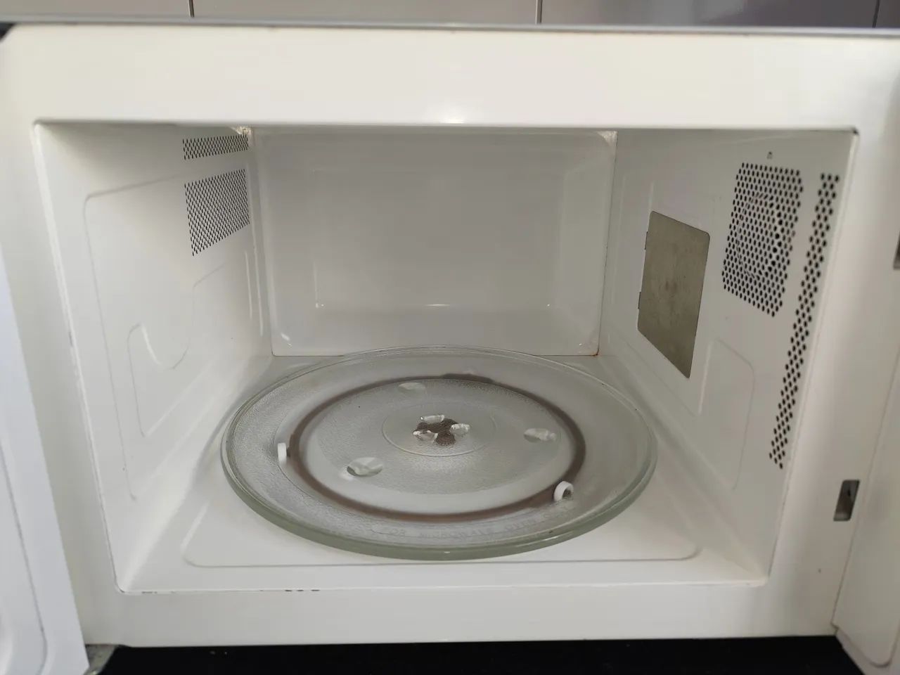MICROONDAS ELETROLUX 31 LITROS - Foto 3