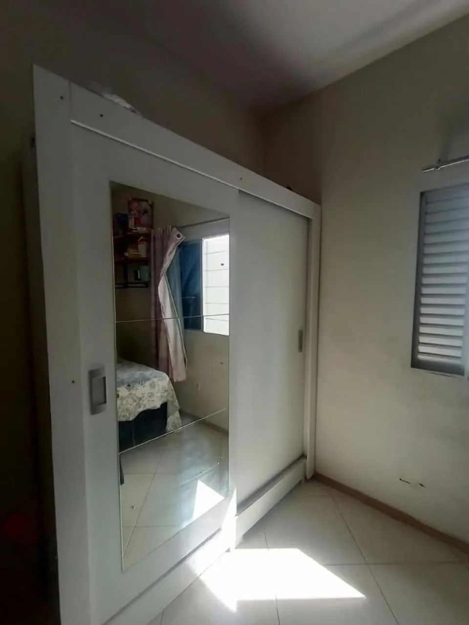 Guarda roupa solteiro com porta de correr - Foto 4