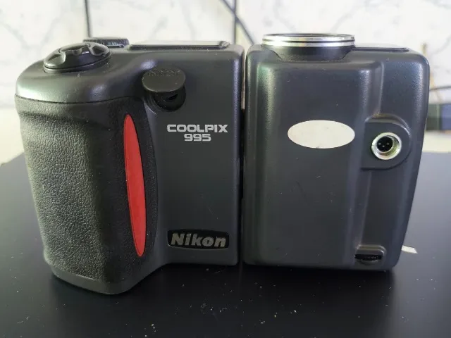 Câmera Nikon Coolpix 995 Vintage - (Para Coleção/Decoração