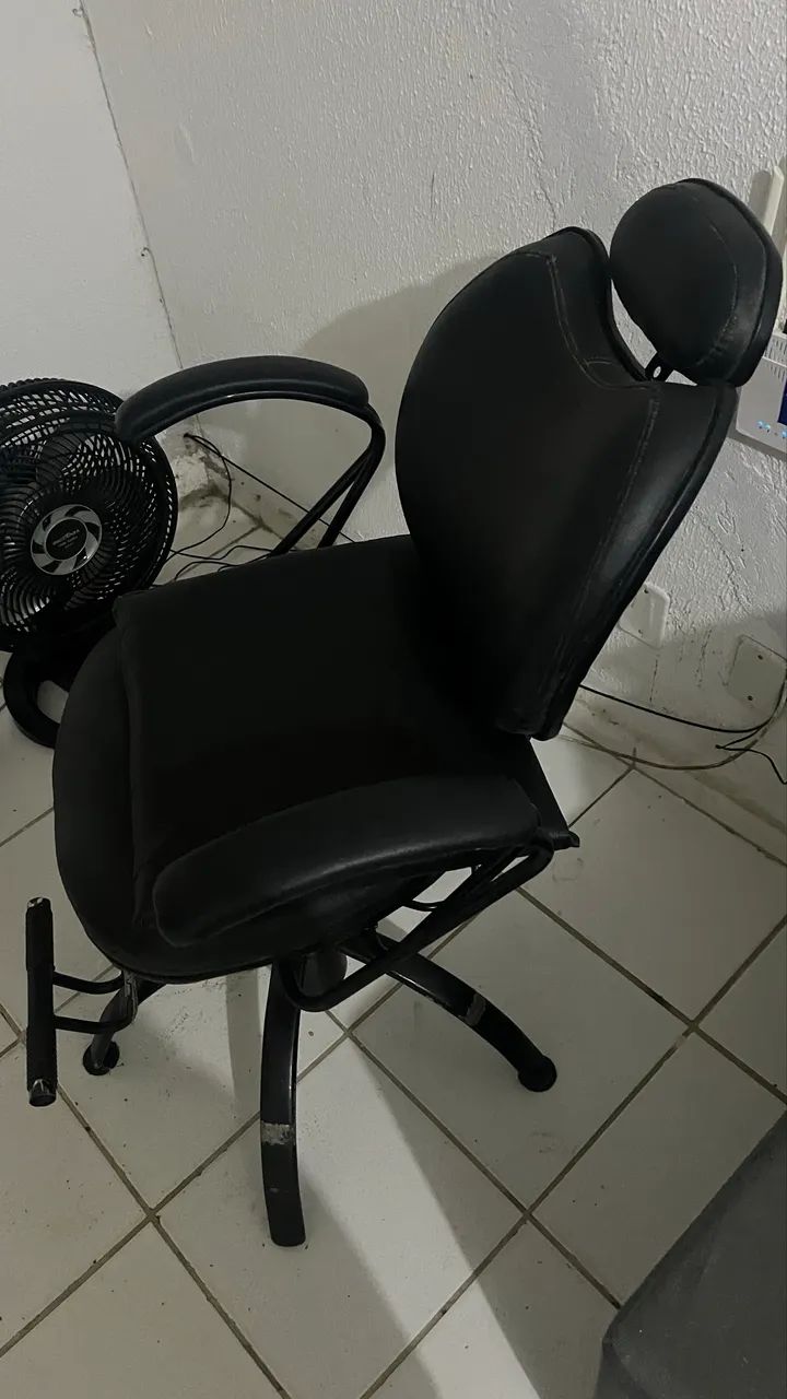 Cadeira rotatória para cortes de cabelo - Foto 3