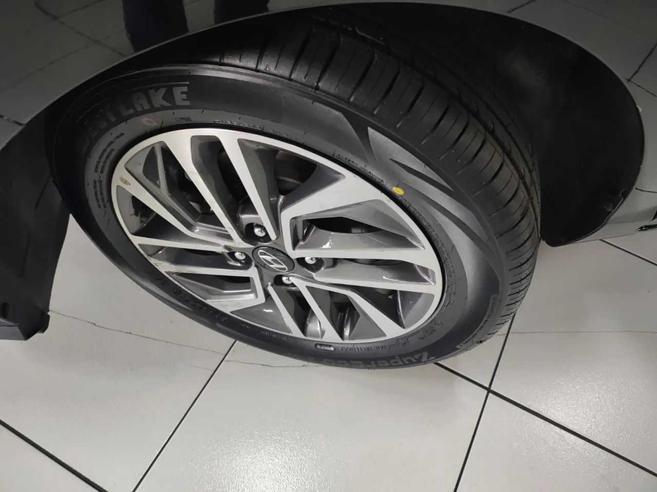 Hyundai HB20 Limited Plus 1.0 Flex 12V Mec., foto 13 de 17