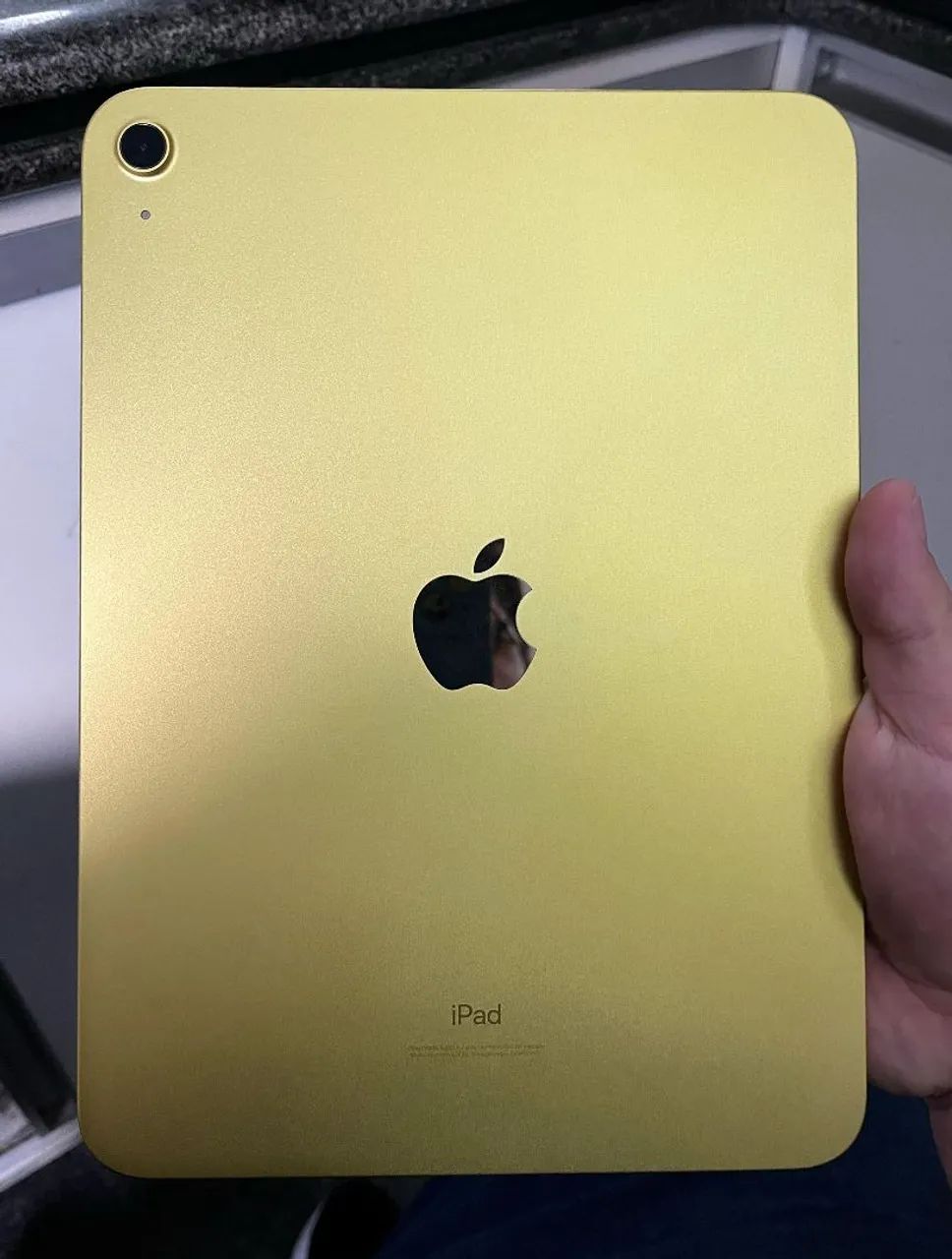 iPad 10 64GB Dourado