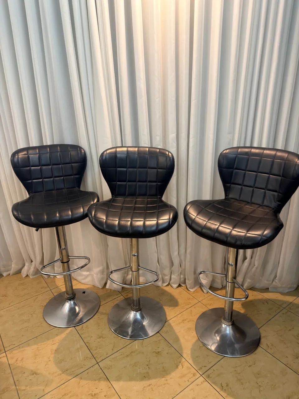 3 banquetas altas estofadas