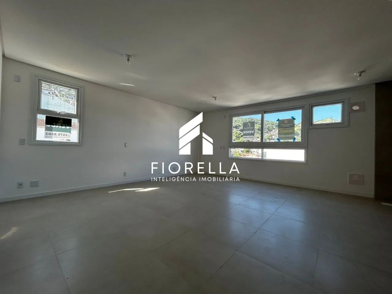 Studio com 49m² privativos - Centro de Florianópolis