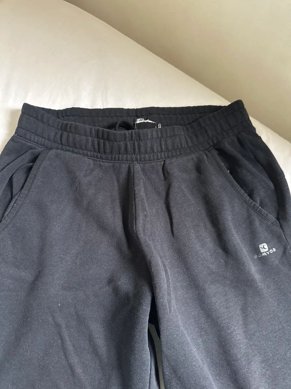 Calça de moleton preta TAM 10  - Foto 2