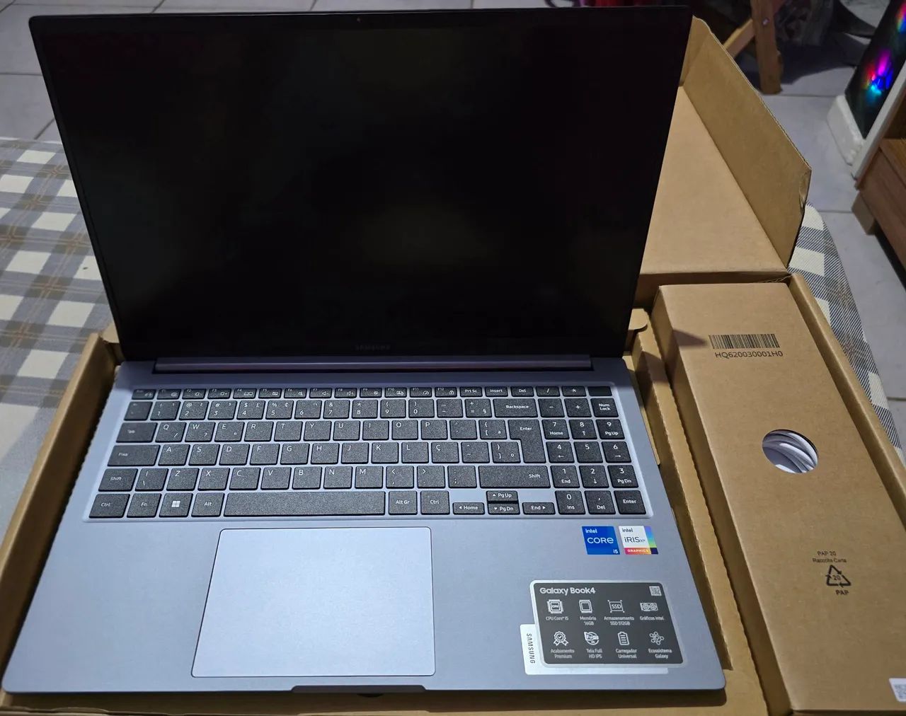 Vende-se notebook Samsung Book4 - Foto 2