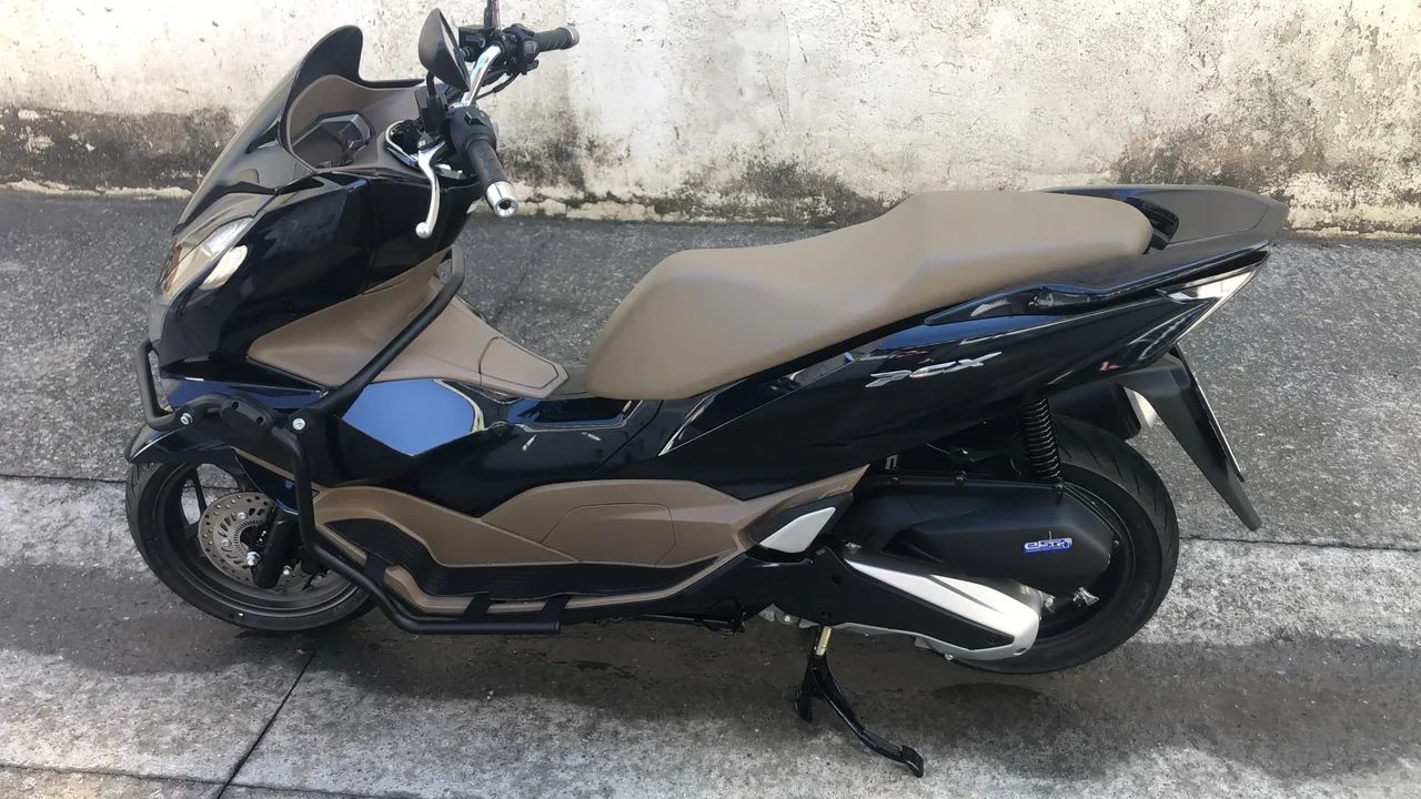 Pcx dlx 2025