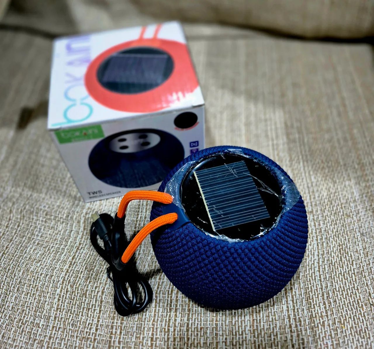 Caixa de Som Bluetooth Portátil com Painel Solar - Foto 3