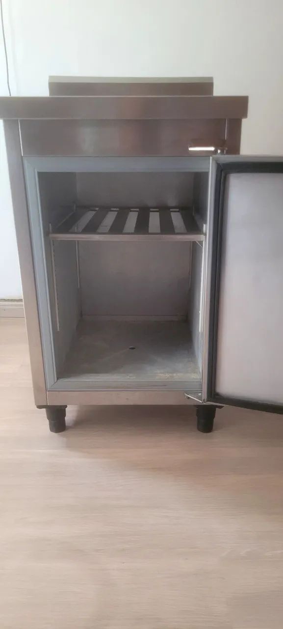 Armario inox 1 porta com aba