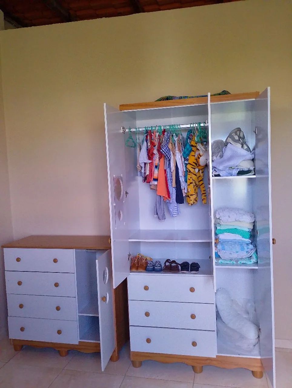 Guarda roupa e cômoda infantil  - Foto 4