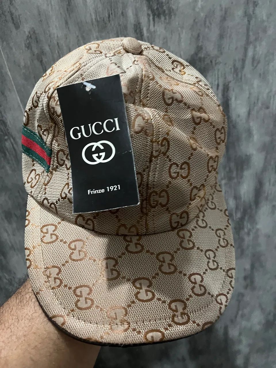Boné gucci novo