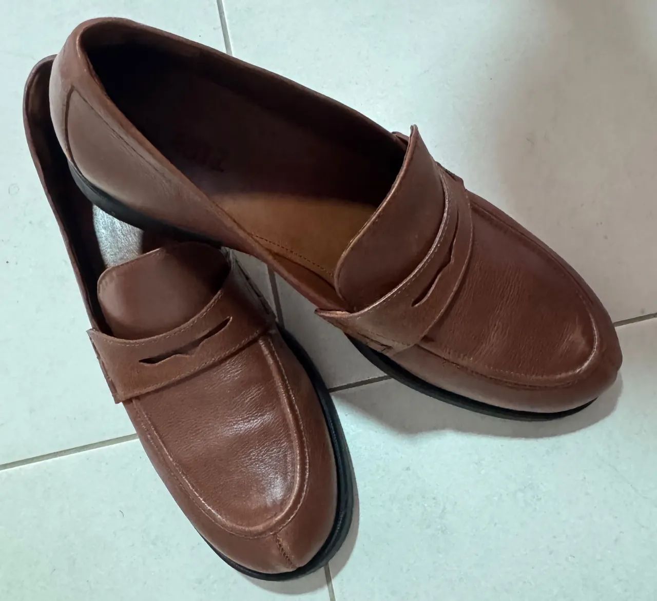 Mocassim Feminino Marrom 100% Couro- SCHUTZ - Foto 2