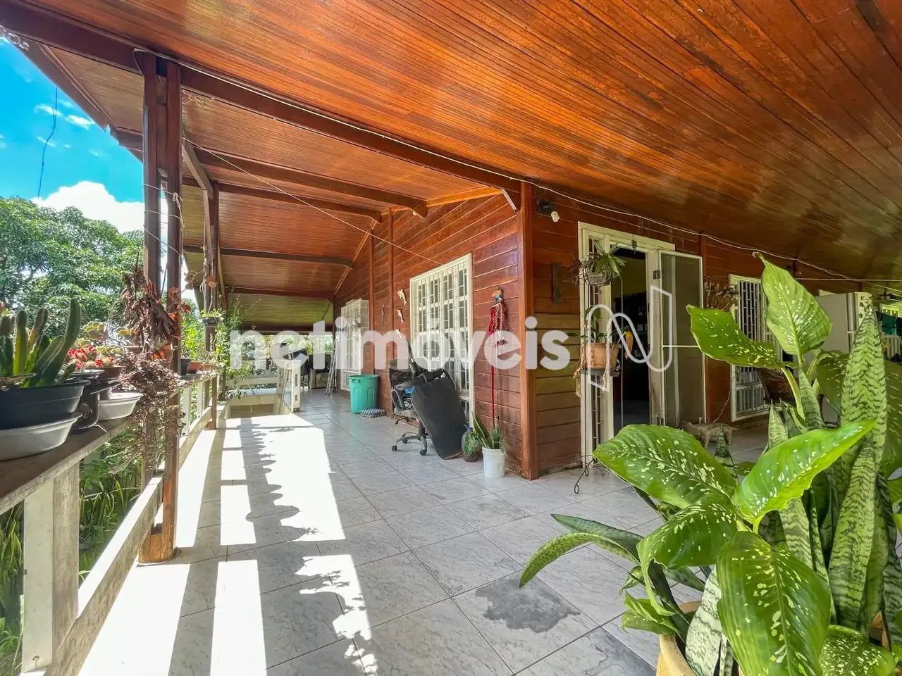 CASA NO CONDOMÍNIO QUINTA INTERLAGOS PARA REFORMA