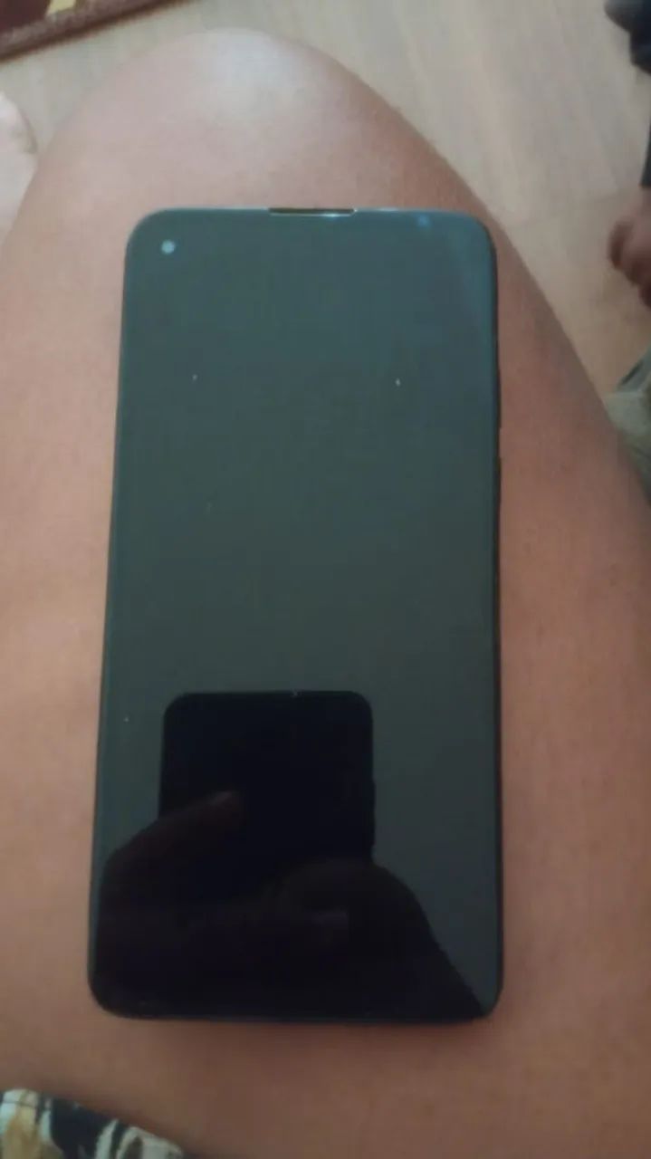 Vendo um celular 