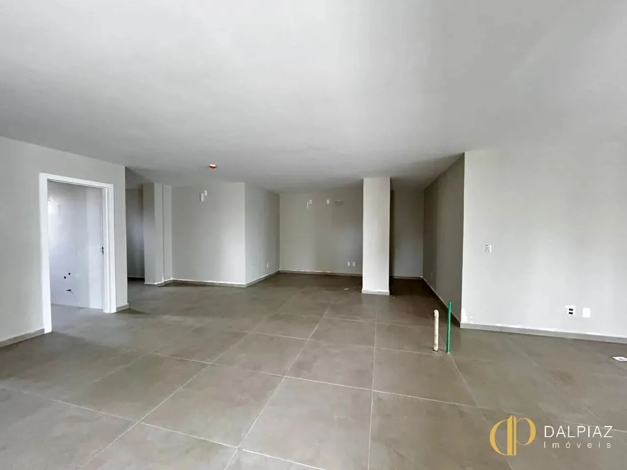 Ampla sala comercial para locação na Pedra Branca - Foto 5