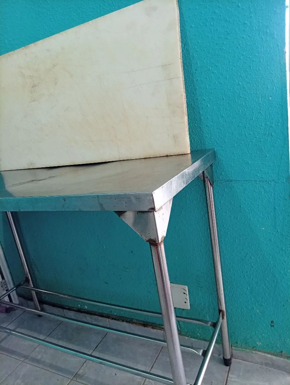 Vendo bancada de inox e tábua de polietileno para açougue  - Foto 2